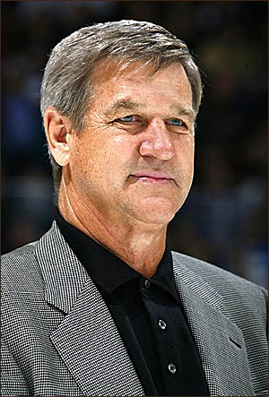 Hire Bobby Orr for an event.