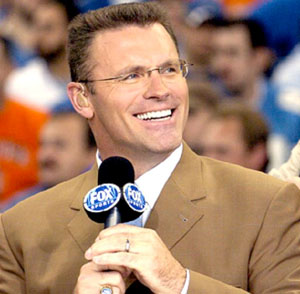Hire Howie Long for an event.