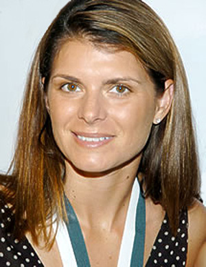 Hire Mia Hamm for an event.