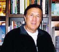 Hire Tom Flores for an event.