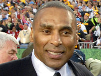 Hire Roger Craig for an event.
