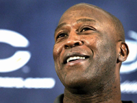 Hire Lovie Smith for an event.